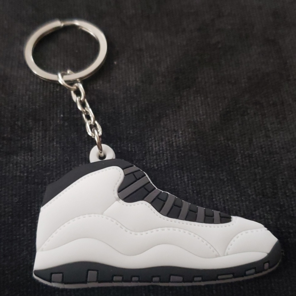 🔥Jordan 10's (wht/blk/ grey) Keychain🔥